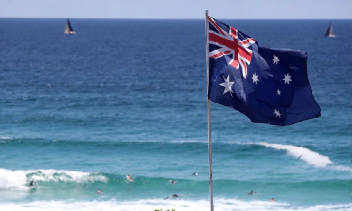 Australia's Life Expectancy Leads English-Speaking World While U.S. Falls Behind, Study Finds