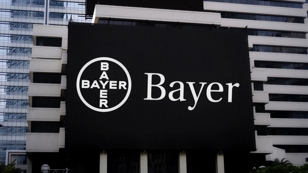 Bayer's New Drug Elinzanetant Shows Promise as Non-Hormonal Treatment for Menopausal Hot Flashes