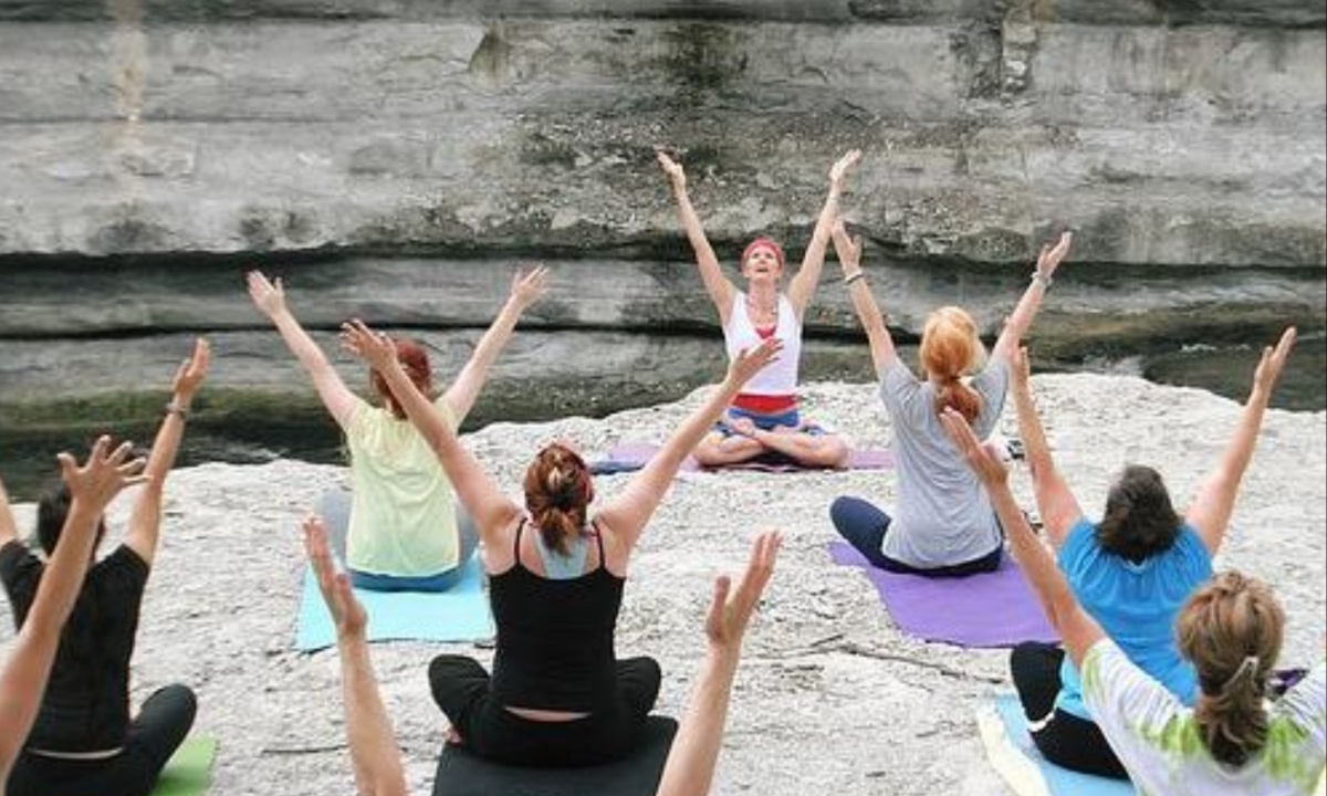 Study Finds Yoga and Low-Impact Exercises Significantly Reduce Urinary Incontinence in Older Women