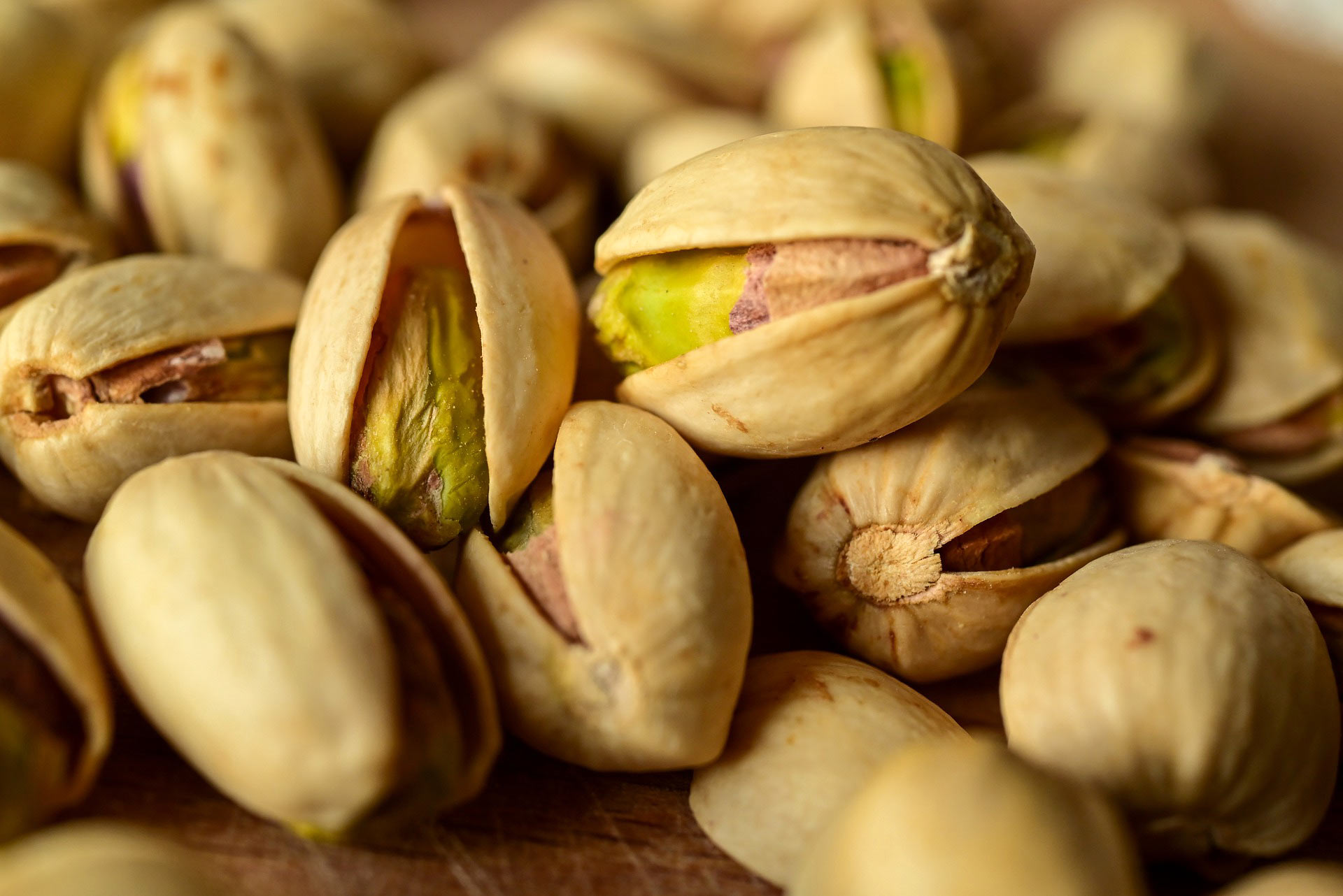 Daily Pistachio Consumption Boosts Eye Health and Protects Against UV Damage, Study Finds