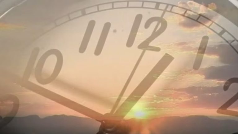 Daylight Saving’s End Brings Extra Hour but Signals Seasonal Depression Risk for Many