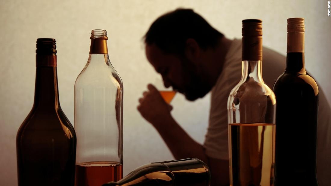 US Alcohol Consumption Soars: 20% Increase in Heavy Drinking Highlights Rising Health Risks