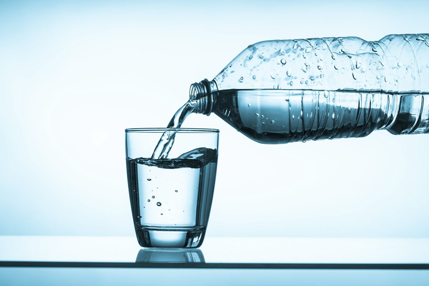 Hydration Boosts Weight Loss, Prevents Kidney Stones, and Enhances Overall Health in New Research